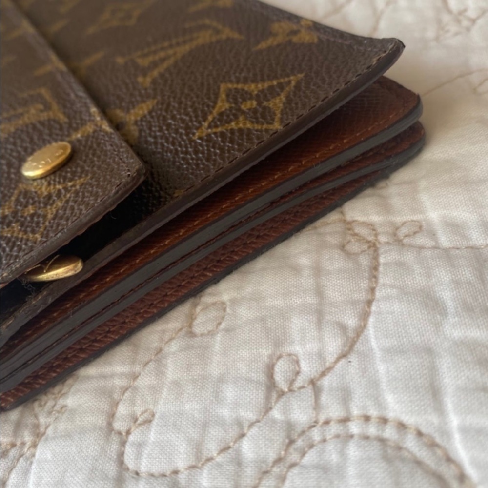 Authentic Louis Vuitton Monogram Accordion Clutch/Wristlet With Goldtone Chain! - Picture 7 of 17